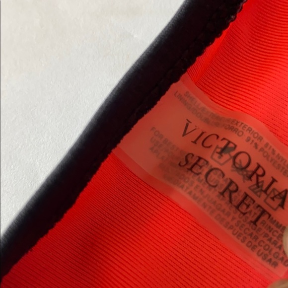 Victoria Secret bikini - Picture 7 of 10